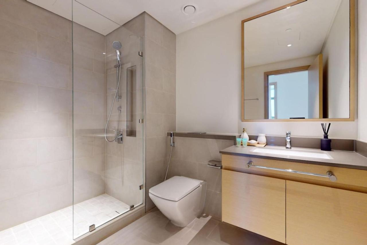 Apartment Creek Rise Tower 1 - Bright Two Bedroom *