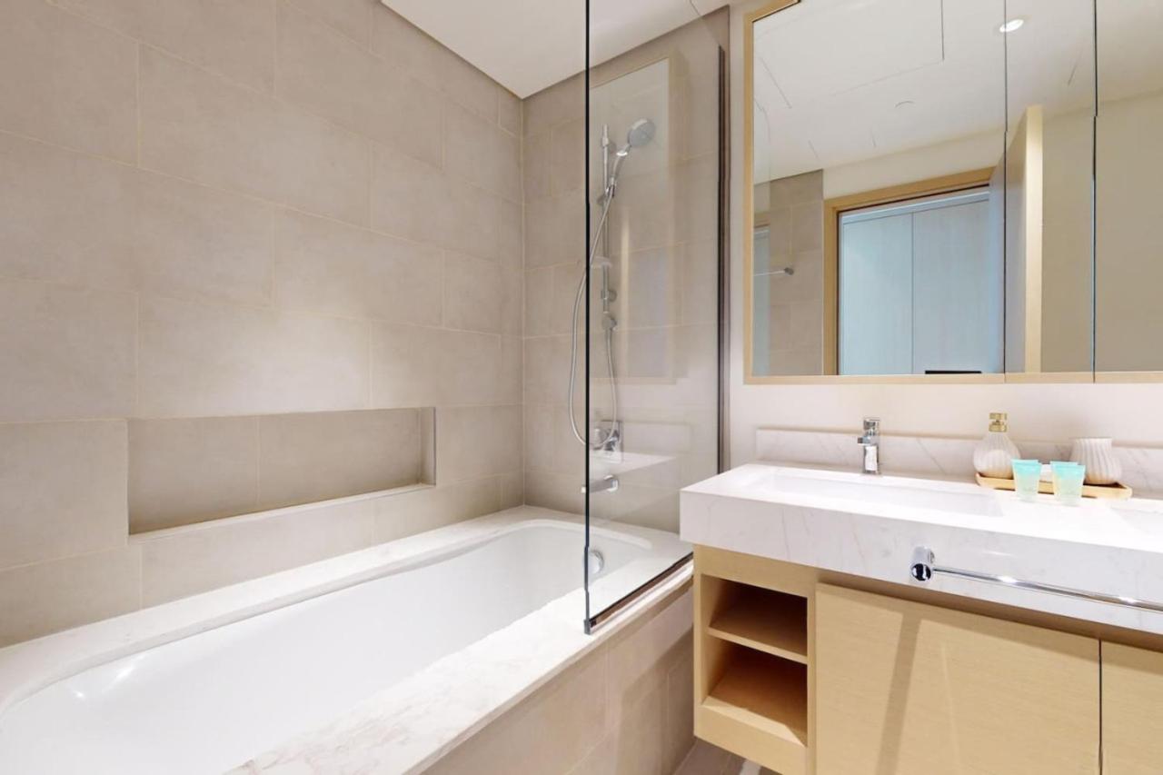 Creek Rise Tower 1 - Bright Two Bedroom * Dubai