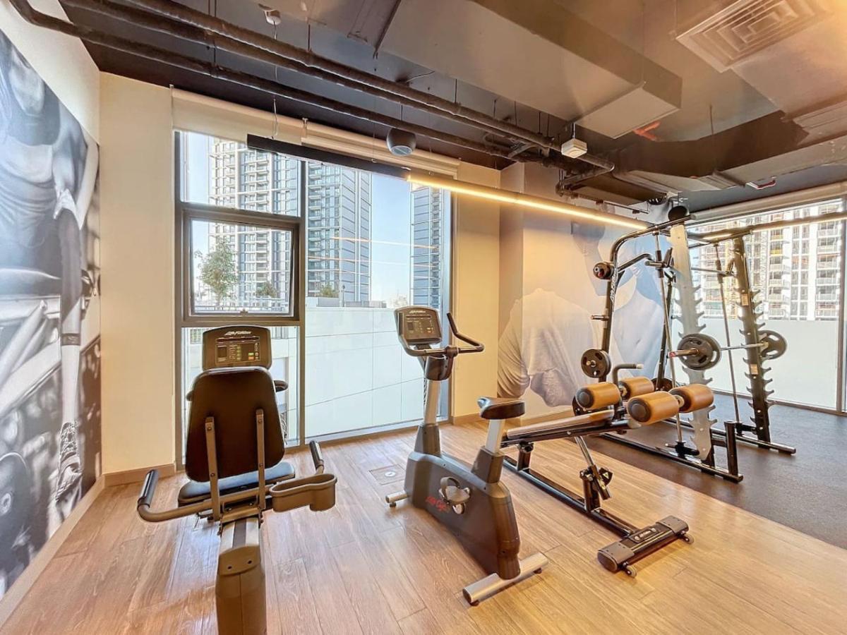 Creek Rise Tower 1 - Bright Two Bedroom Apartment *