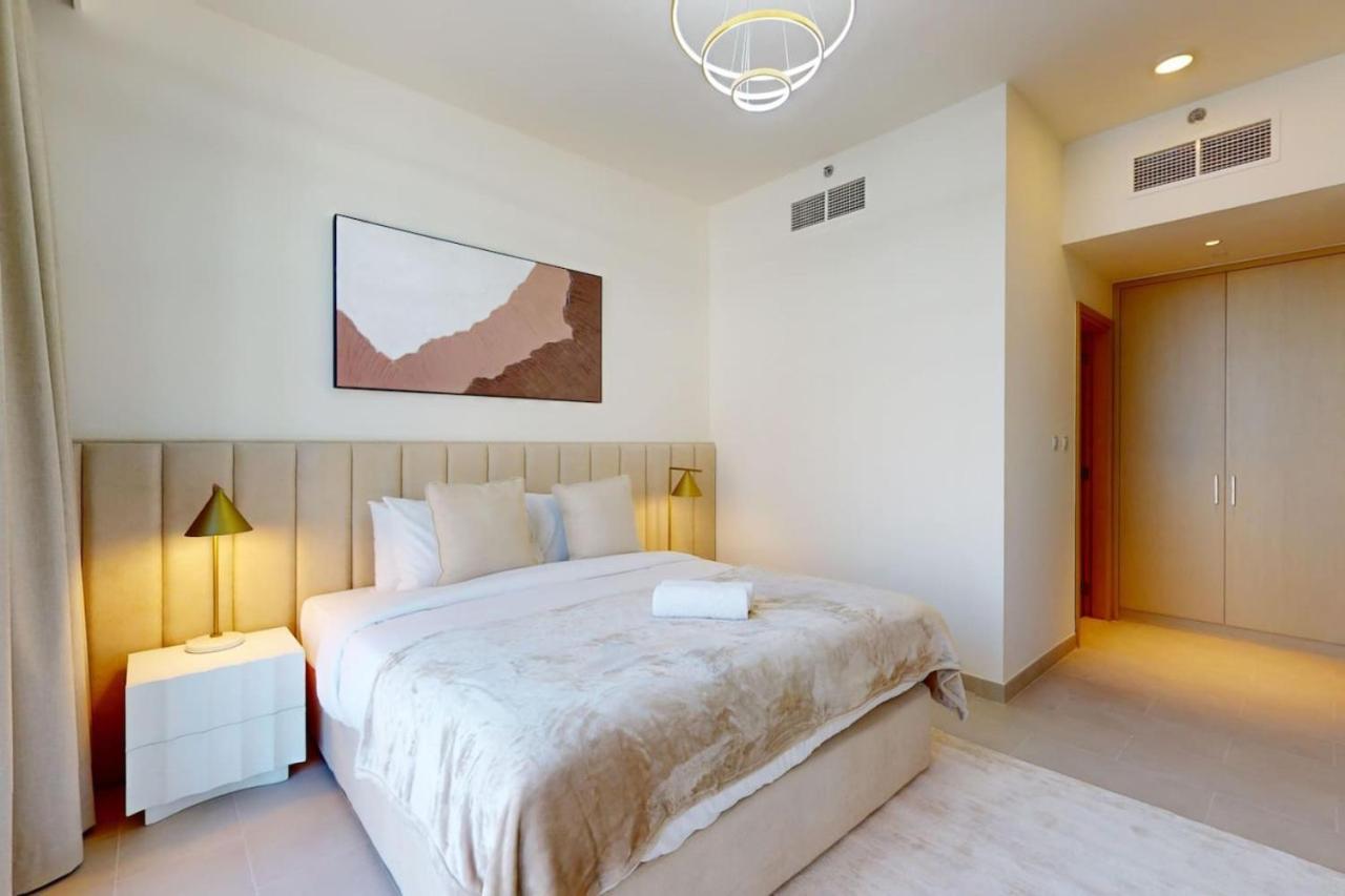 Apartment Creek Rise Tower 1 - Bright Two Bedroom