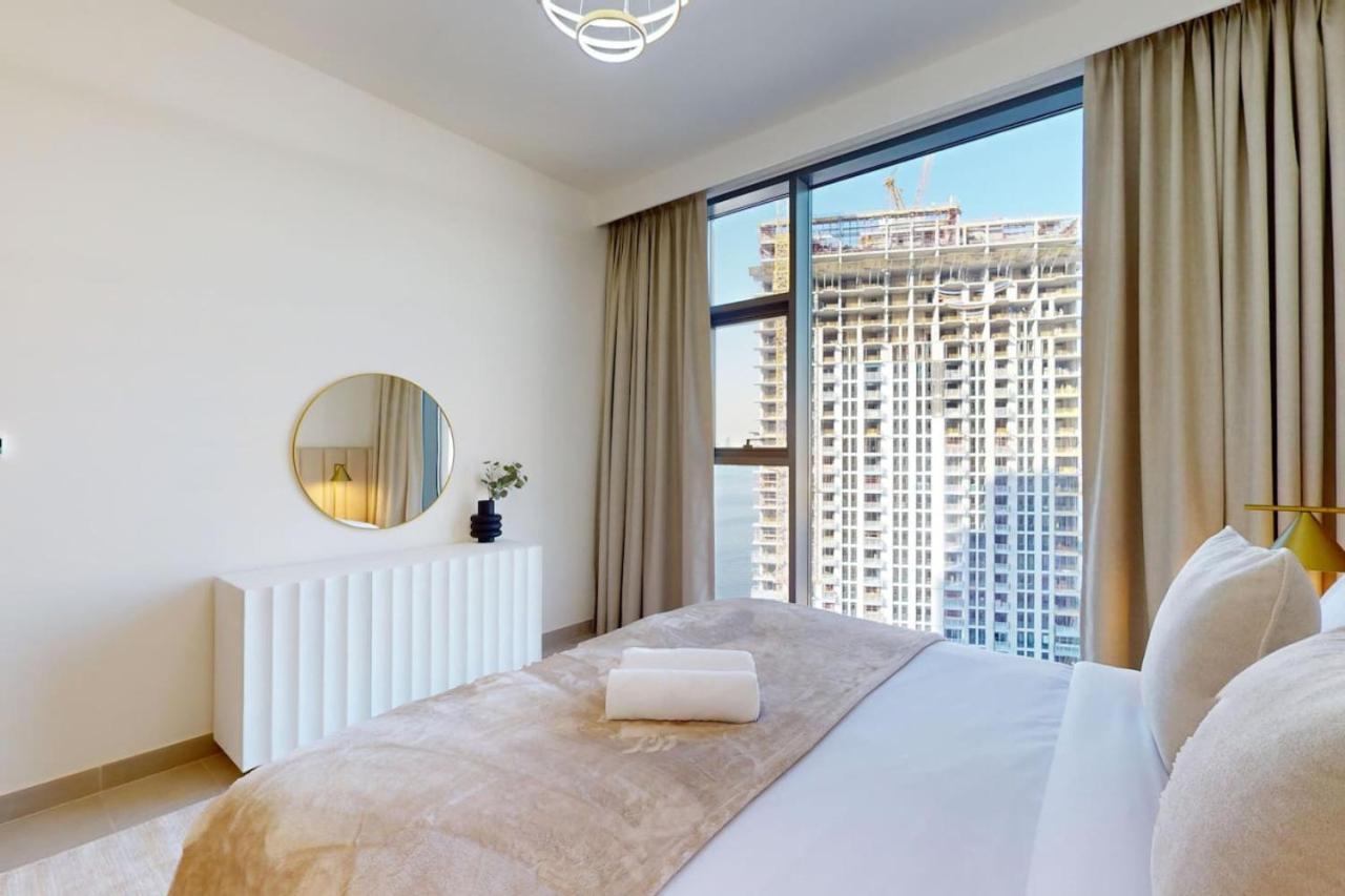 Creek Rise Tower 1 - Bright Two Bedroom Apartment
